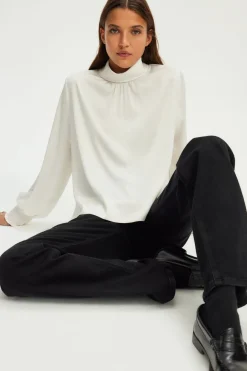 Pablo Blouse en satin écru à col montant - BERYLL Ecru Cheap