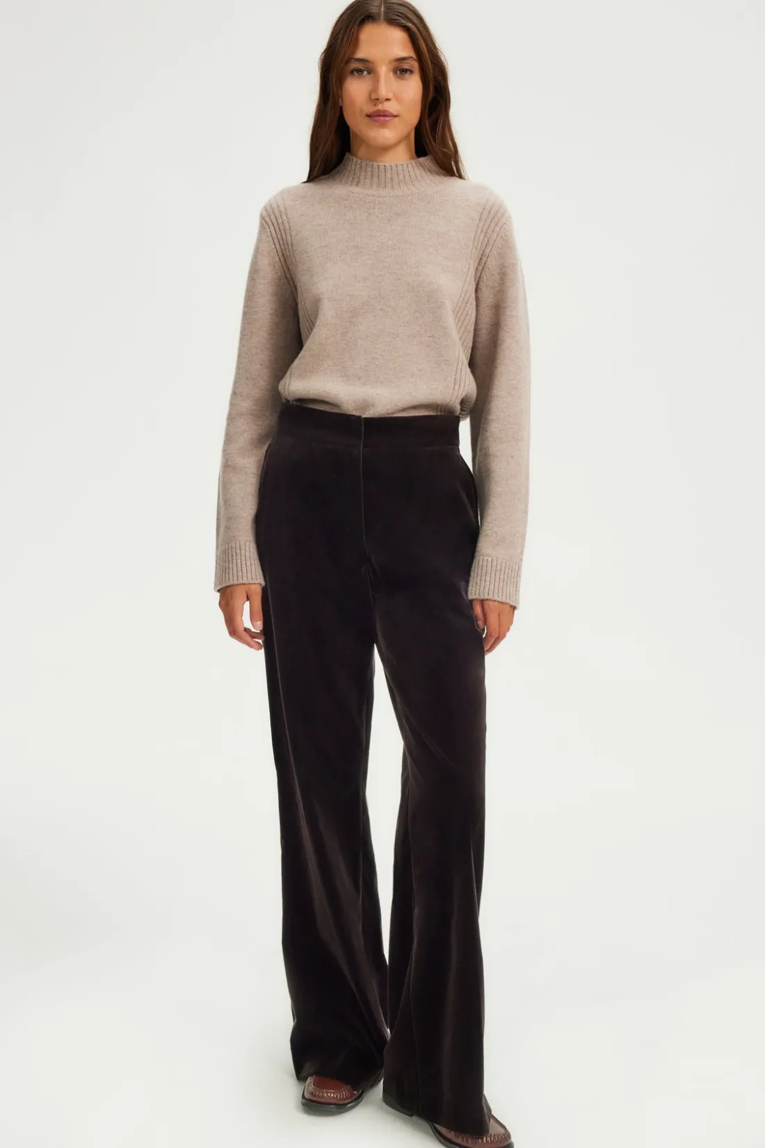 Pablo Pantalon large en velours lisse - NAIS Cinanon Fashion